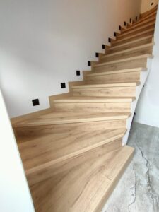 Montaż systemu schodowego Quick Step - Lubań